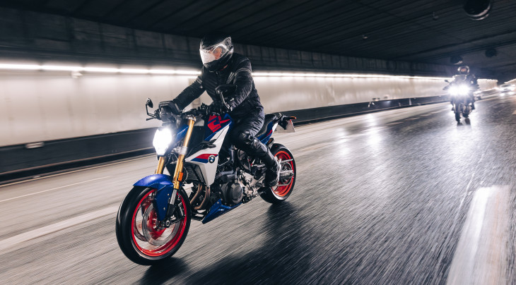 BMW F 900 R Sport